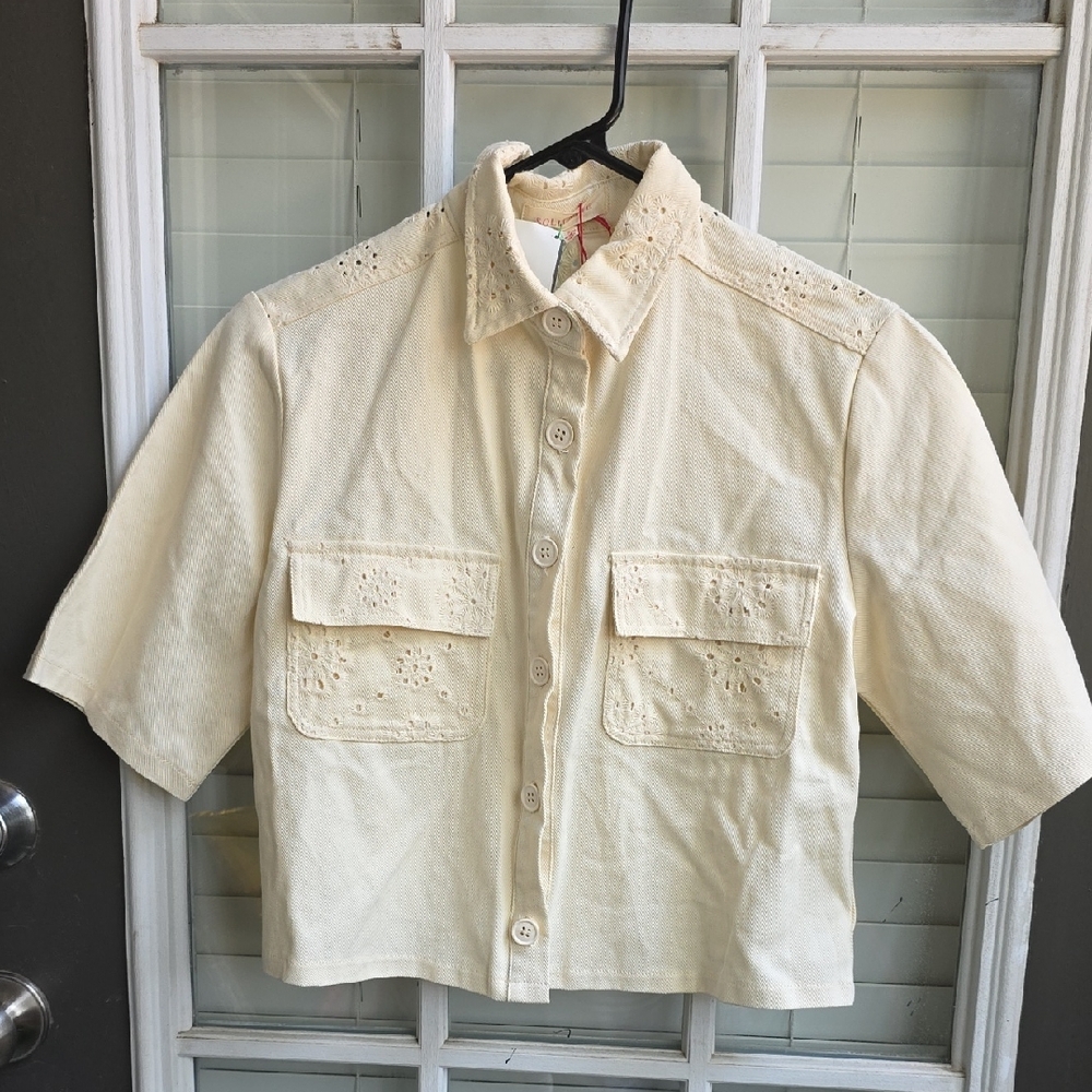 Cream Short Sleeve Button-Up Shirt / Jacket